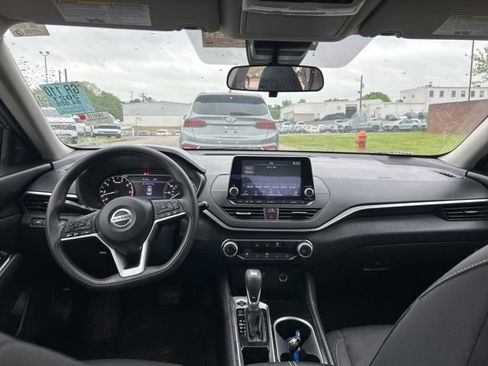 Used 2021 Nissan Altima 2.5 SV FWD image 5