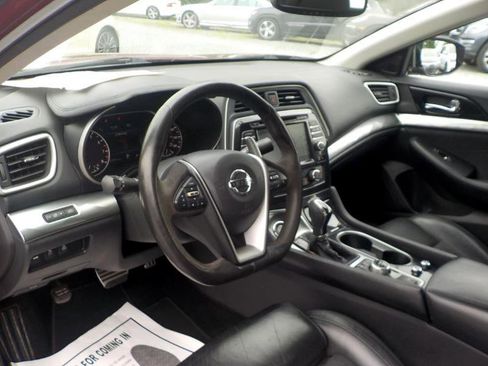 Used 2016 Nissan Maxima SR w/ Midnight Edition image 10
