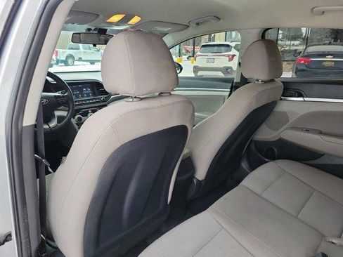 Used 2019 Hyundai Elantra SEL image 9