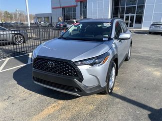 Used 2024 Toyota Corolla Cross LE video 1