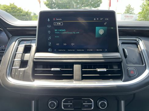 Used 2023 Chevrolet Tahoe Z71 w/ Luxury Package AWD/4WD image 18