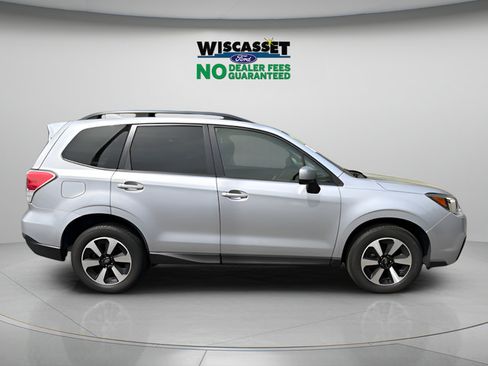 Used 2017 Subaru Forester 2.5i Premium w/ All-Weather Package AWD/4WD image 6