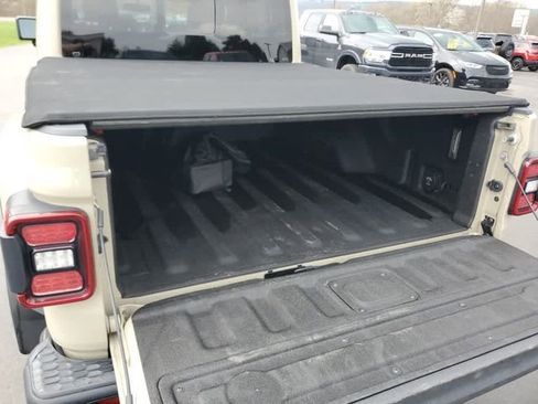 Used 2020 Jeep Gladiator Rubicon w/ LED Lighting Group AWD/4WD image 10