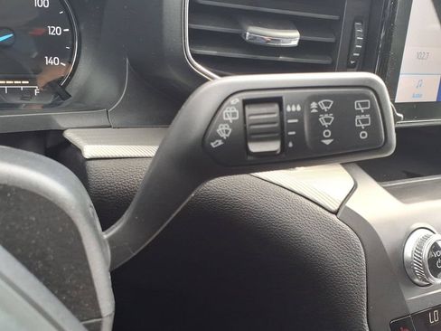Used 2020 Ford Explorer XLT w/ Equipment Group 202A AWD/4WD image 28