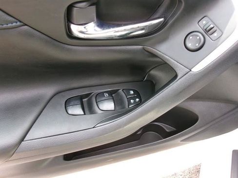Used 2017 Nissan Altima 2.5 SR FWD image 11
