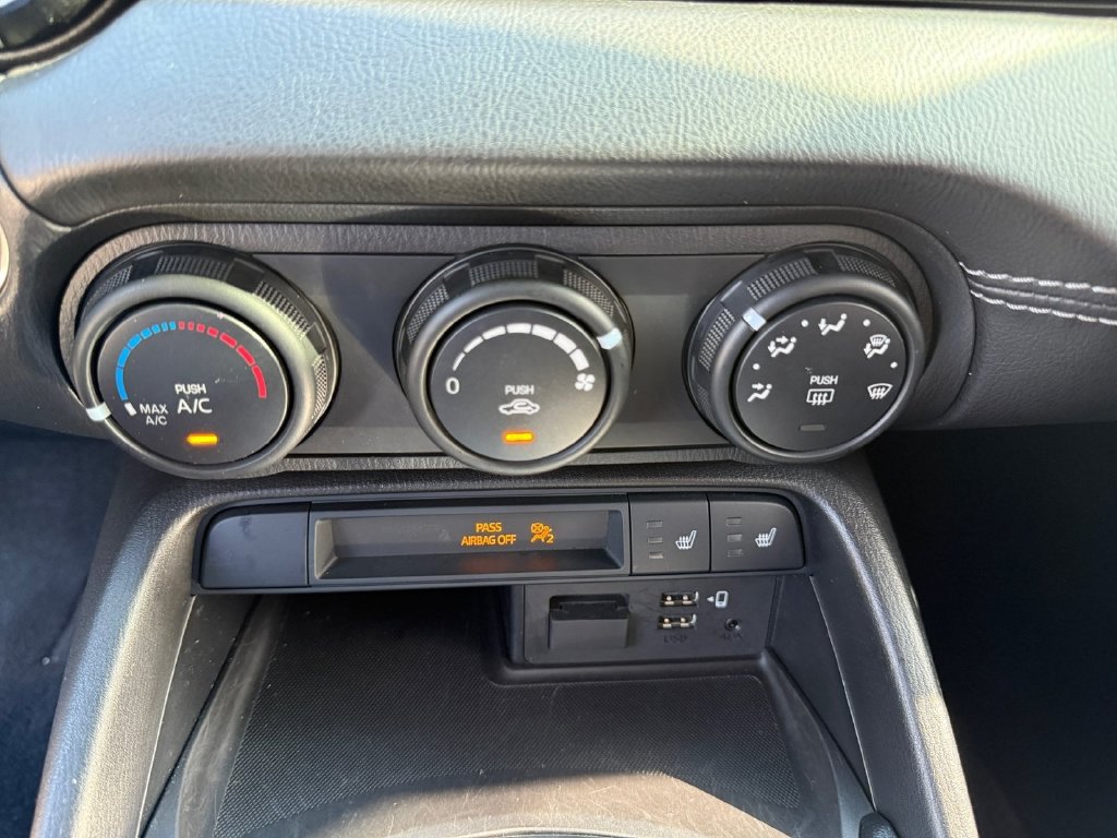 Certified 2022 MAZDA MX-5 Miata Club RWD image 22