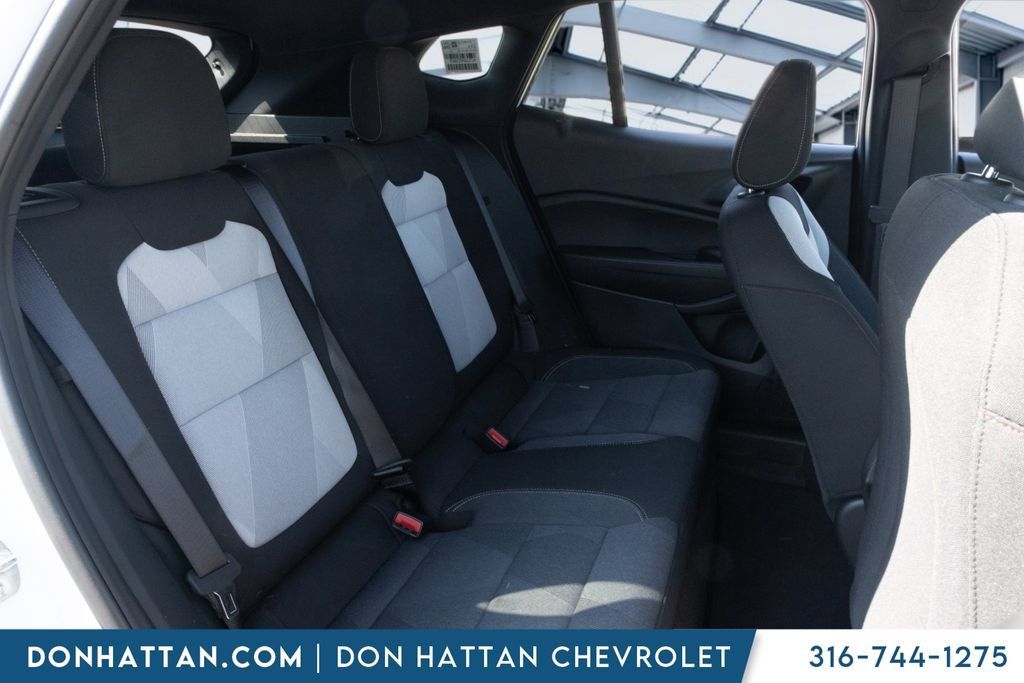 New 2026 Chevrolet Trax RS w/ Sunroof Package FWD image 19