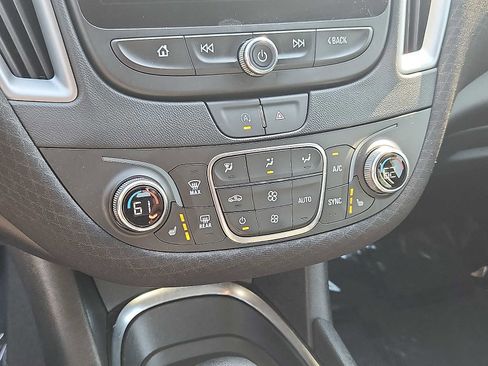 Used 2024 Chevrolet Malibu LT FWD image 15
