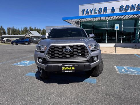 Used 2020 Toyota Tacoma TRD Off-Road AWD/4WD image 2