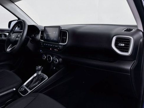 Certified 2025 Hyundai Venue SEL FWD image 41