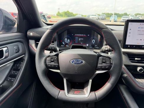 Certified 2025 Ford Explorer ST AWD/4WD image 15