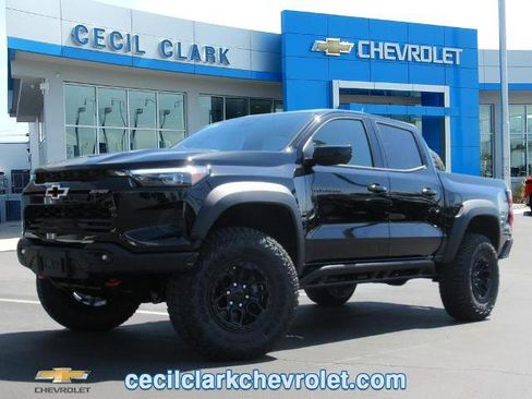 New 2025 Chevrolet Colorado ZR2 w/ ZR2 Bison Edition image 1