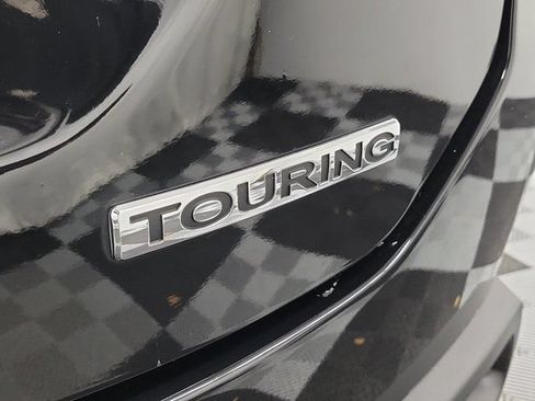 Certified 2025 Honda Pilot Touring image 8