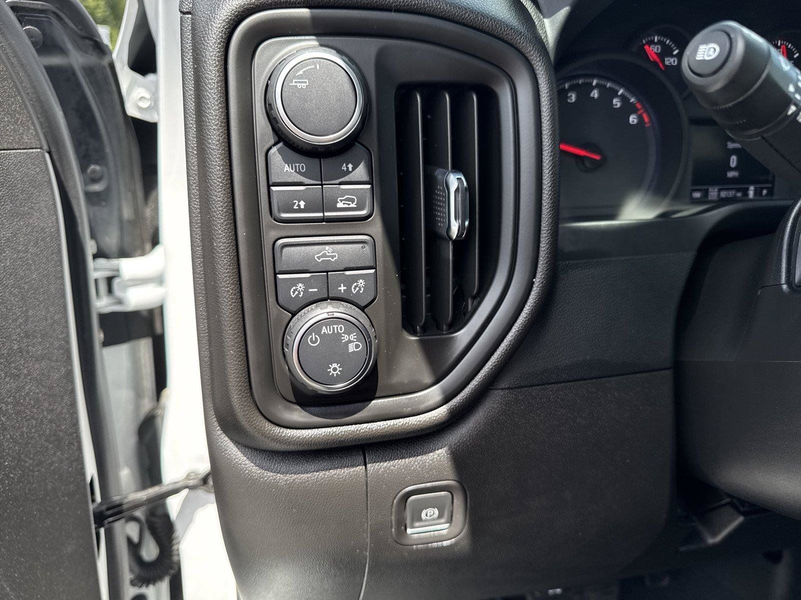 Used 2022 Chevrolet Silverado 1500 Custom w/ LPO, Dark Essentials Package AWD/4WD image 19