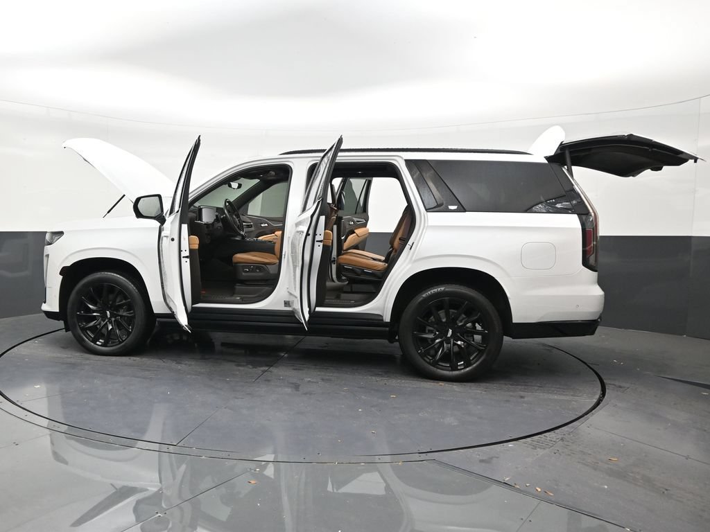 Used 2023 Cadillac Escalade Sport w/ LPO, ONYX Package AWD/4WD image 29