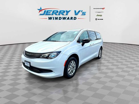 New 2026 Chrysler Voyager LX image 4