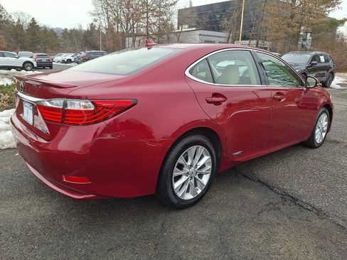 Used 2013 Lexus ES 300h image 6