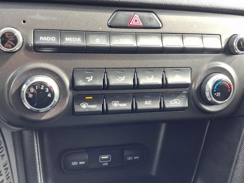 Used 2020 Kia Sportage LX image 30