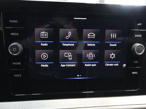 Used 2025 Volkswagen Taos SE AWD/4WD image 20