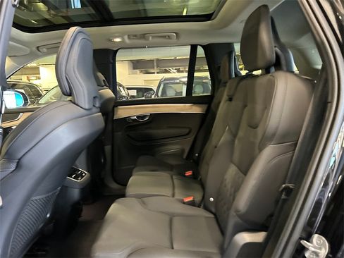 Certified 2025 Volvo XC90 B6 Plus image 22