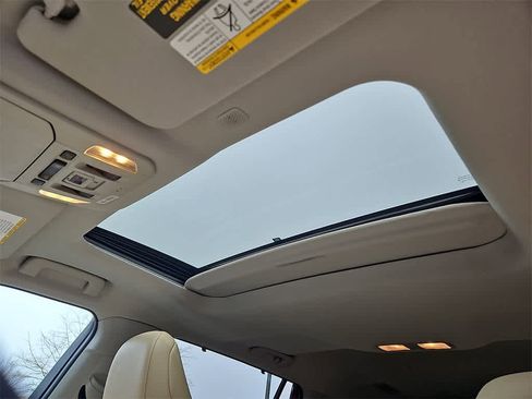 Used 2021 Toyota Highlander XLE image 15