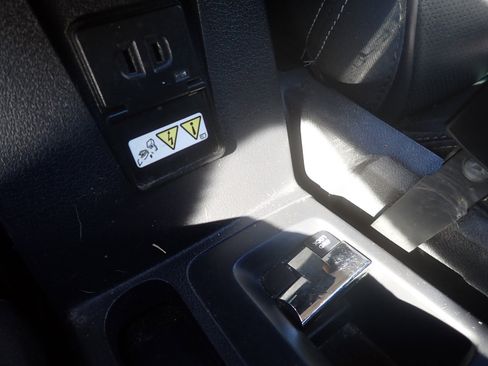 Used 2015 Jeep Compass High Altitude image 37