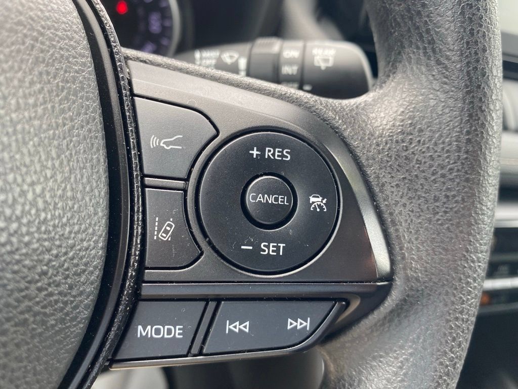 Used 2021 Toyota RAV4 XLE FWD image 27