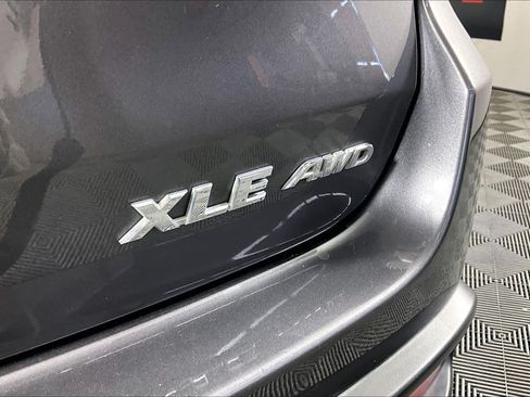 Used 2017 Toyota Highlander XLE AWD/4WD image 10