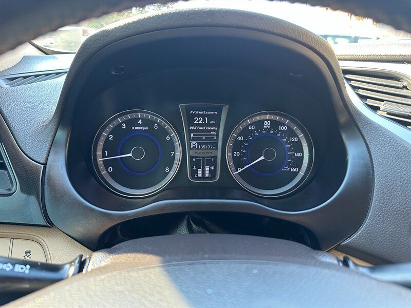 Used 2012 Hyundai Azera FWD image 22