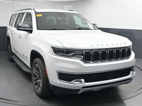 Used 2024 Jeep Wagoneer L Series II image 7