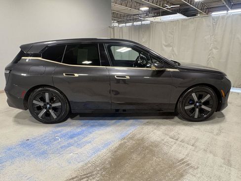 Used 2023 BMW iX xDrive50 w/ Premium Package AWD/4WD image 19