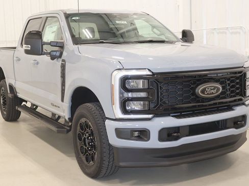 New 2026 Ford F350 Lariat w/ Black Appearance Package AWD/4WD image 2