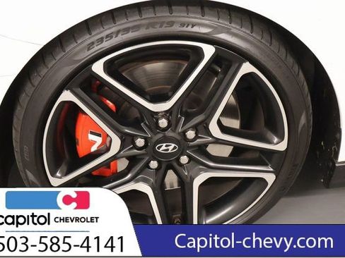 Used 2022 Hyundai Veloster N FWD image 9