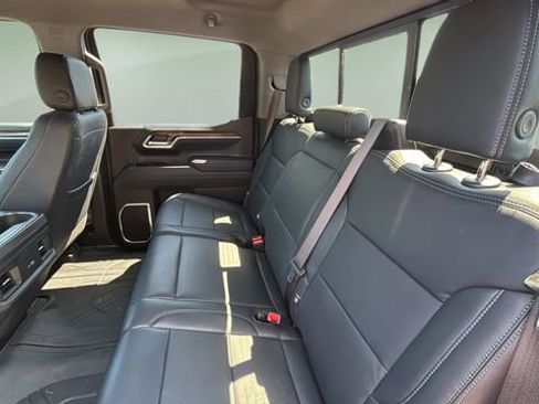 Used 2025 Chevrolet Silverado 1500 LT w/ Z71 Off-Road Package AWD/4WD image 19