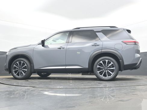 New 2026 Nissan Pathfinder Platinum FWD image 28