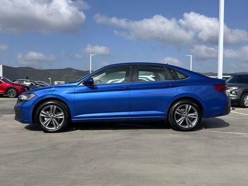 Used 2024 Volkswagen Jetta SE FWD image 7