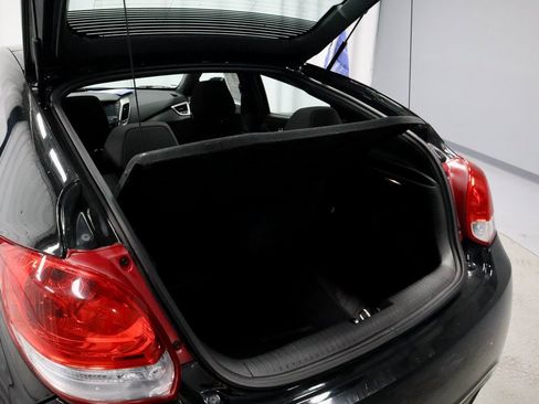 Used 2017 Hyundai Veloster Value Edition image 13