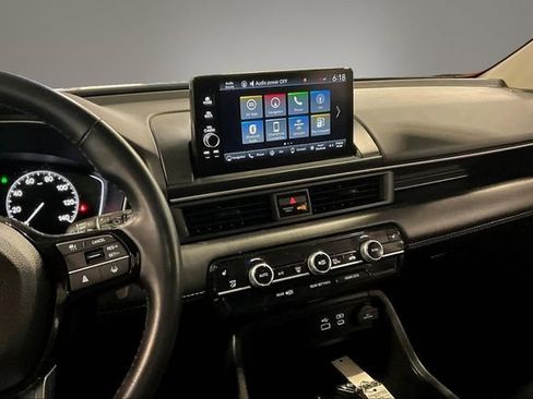 Used 2024 Honda Pilot Touring image 9