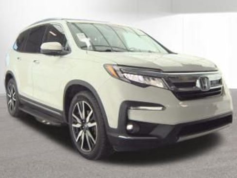 Used 2021 Honda Pilot Touring image 1