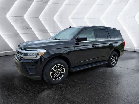 Used 2024 Ford Expedition XLT AWD/4WD image 1