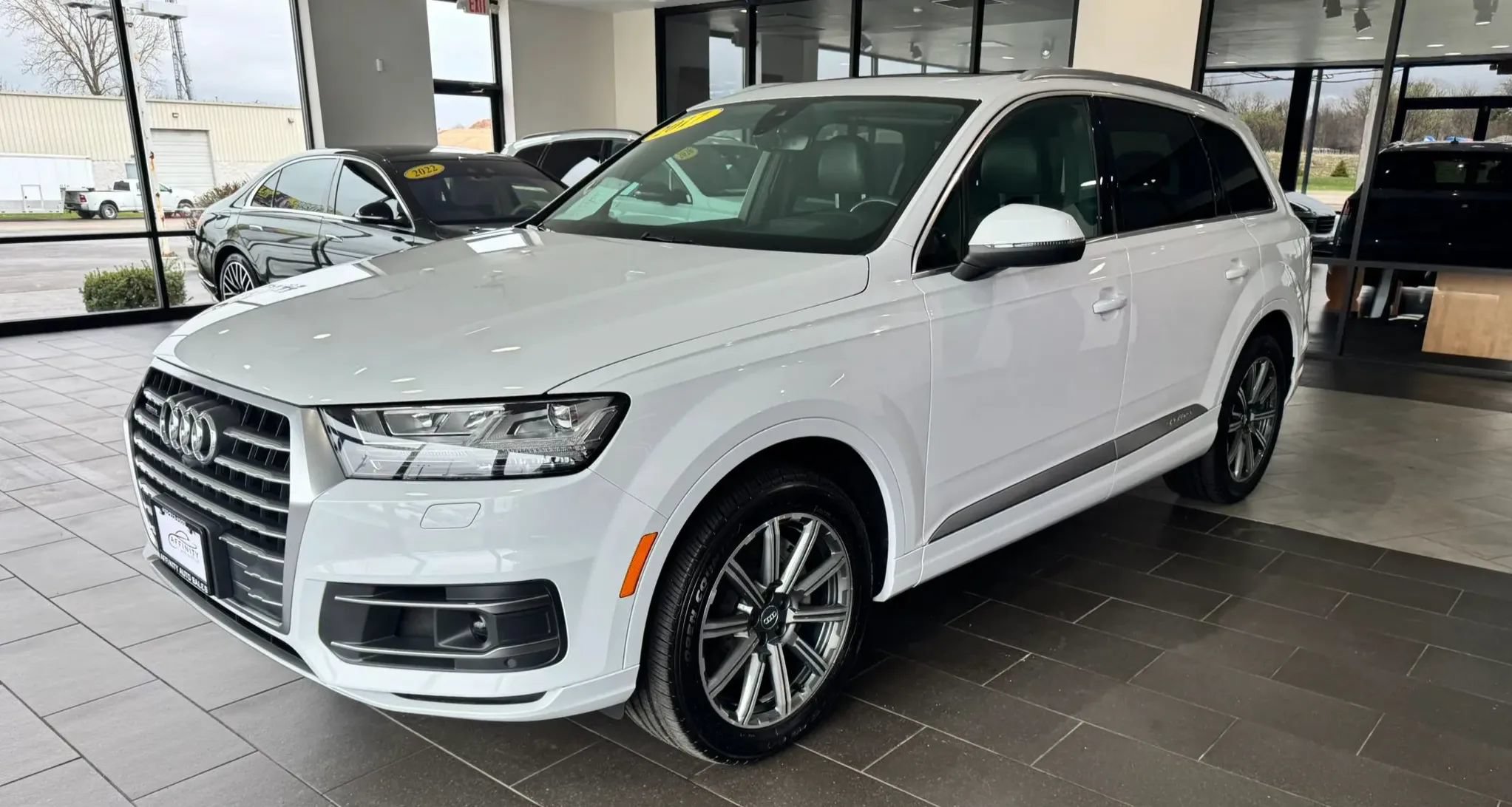 Used 2017 Audi Q7 3.0T Prestige AWD/4WD image 1