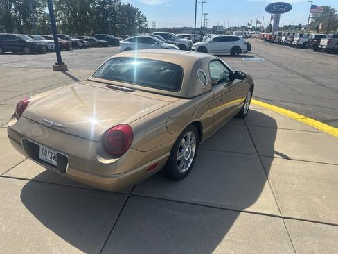 Used 2005 Ford Thunderbird RWD image 6