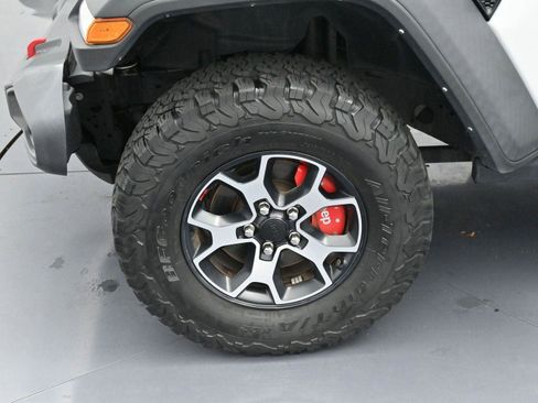 Used 2022 Jeep Wrangler Unlimited Rubicon w/ Cold Weather Group image 37