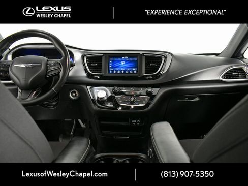 Used 2020 Chrysler Pacifica Touring w/ S Appearance Package image 24