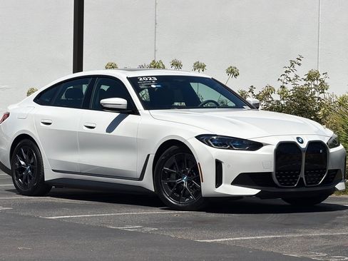 Used 2023 BMW i4 eDrive40 RWD image 2