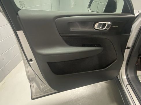 Used 2023 Volvo C40 P8 Recharge Ultimate w/ Protection Package Premier image 6