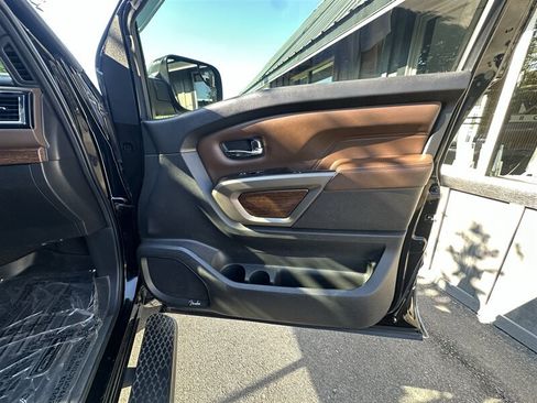 Used 2021 Nissan Titan Platinum Reserve w/ Moonroof Package AWD/4WD image 21