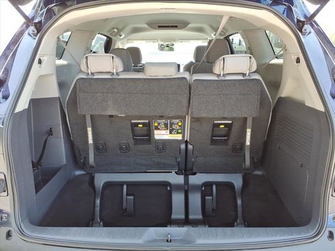 Used 2024 Toyota Sienna LE FWD image 15