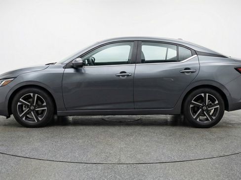 Used 2025 Nissan Sentra SV image 5