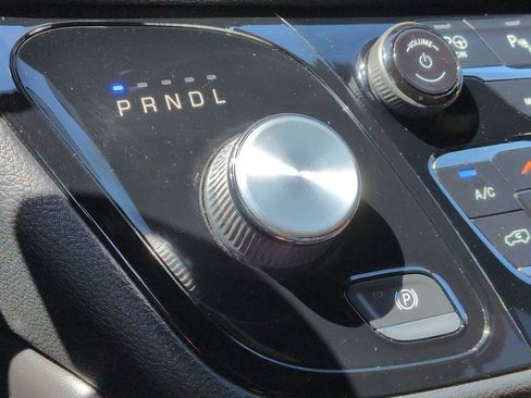 Used 2022 Chrysler Pacifica Pinnacle FWD image 17